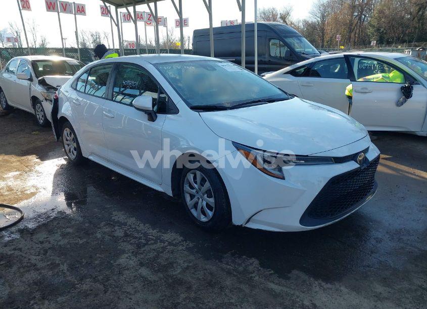 2021 Toyota Corolla LE (VIN 5YFEPMAE2MP165532) main photo