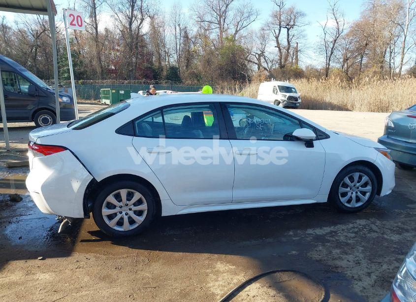 Photo 13 of 2021 Toyota Corolla LE (VIN 5YFEPMAE2MP165532)