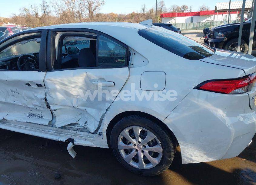 Photo 6 of 2021 Toyota Corolla LE (VIN 5YFEPMAE2MP165532)