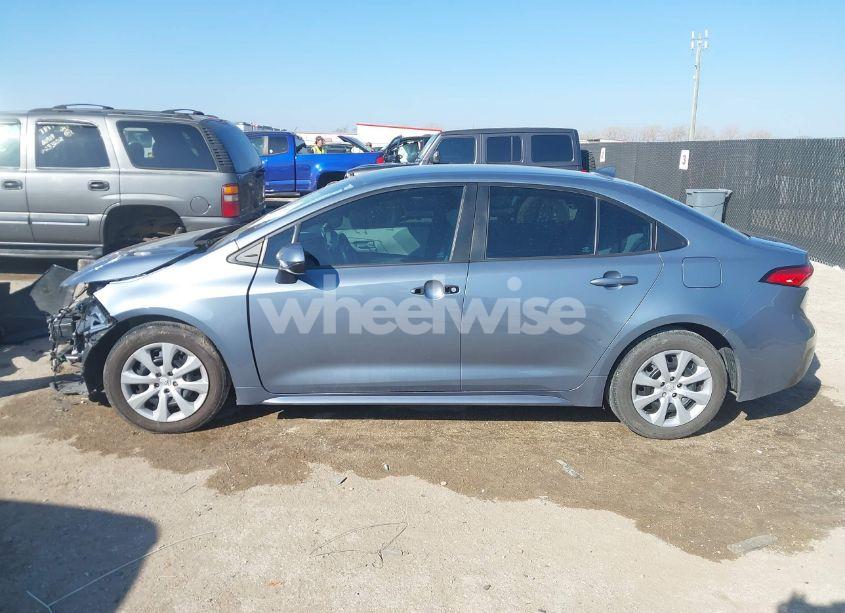 Photo 14 of 2021 Toyota Corolla LE (VIN 5YFEPMAE2MP174599)