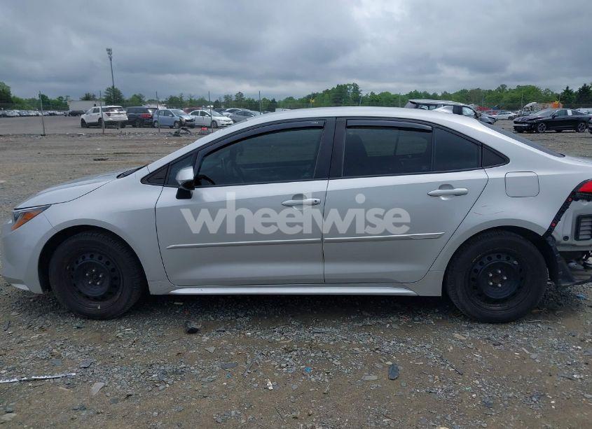 Photo 14 of 2021 Toyota Corolla LE (VIN 5YFEPMAE2MP176630)