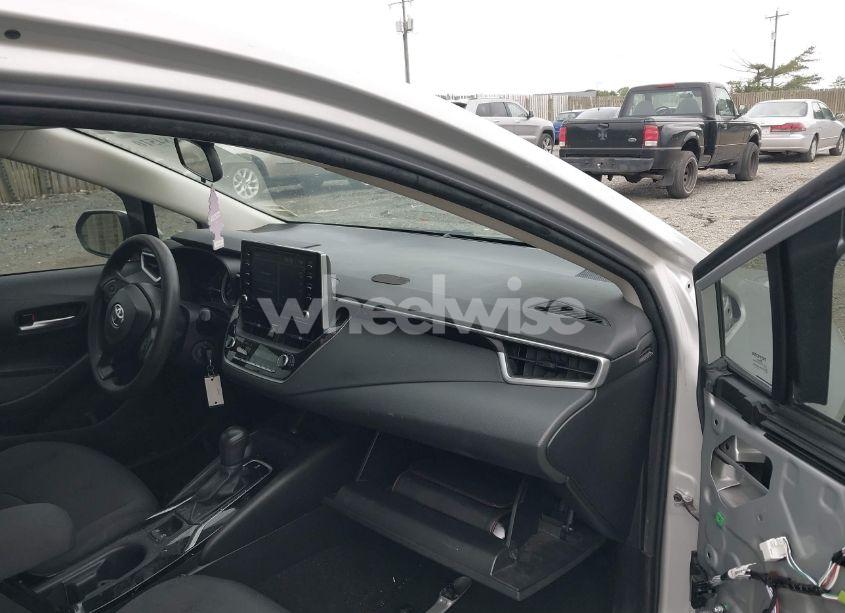 Photo 5 of 2021 Toyota Corolla LE (VIN 5YFEPMAE2MP176630)