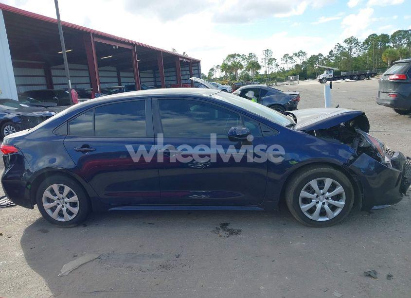 Photo 13 of 2021 Toyota Corolla LE (VIN 5YFEPMAE2MP191774)