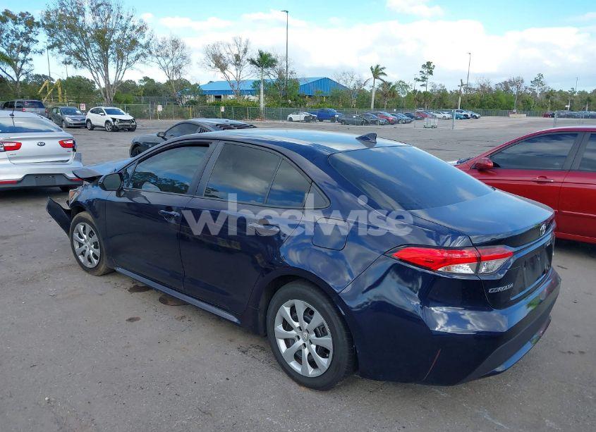 Photo 3 of 2021 Toyota Corolla LE (VIN 5YFEPMAE2MP191774)
