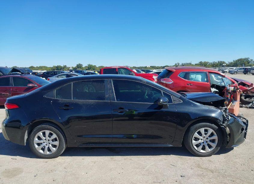 Photo 13 of 2021 Toyota Corolla LE (VIN 5YFEPMAE2MP194240)