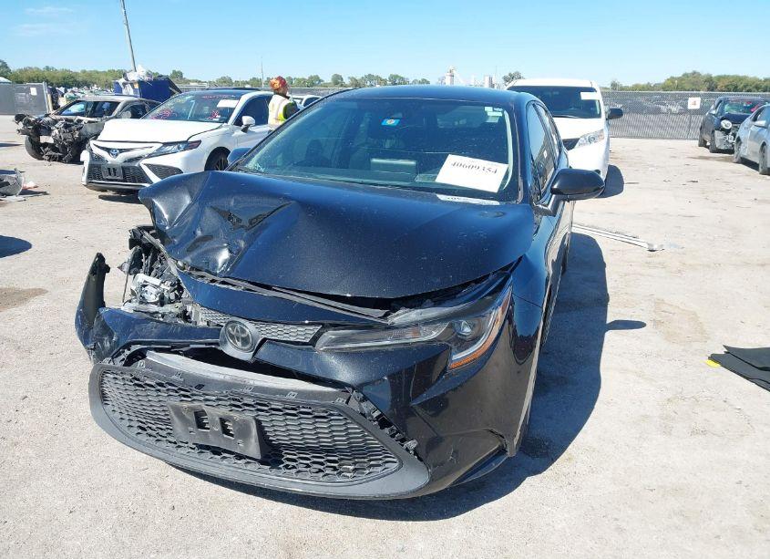 Photo 2 of 2021 Toyota Corolla LE (VIN 5YFEPMAE2MP194240)