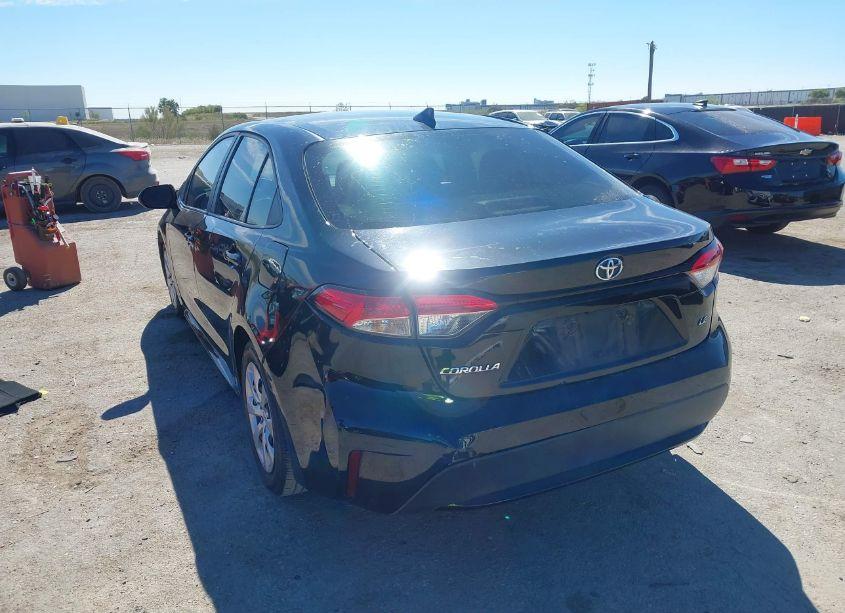 Photo 3 of 2021 Toyota Corolla LE (VIN 5YFEPMAE2MP194240)