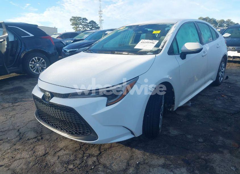 Photo 2 of 2021 Toyota Corolla LE (VIN 5YFEPMAE2MP215622)