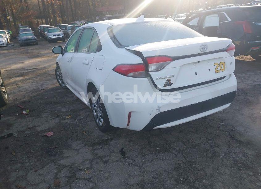Photo 3 of 2021 Toyota Corolla LE (VIN 5YFEPMAE2MP215622)