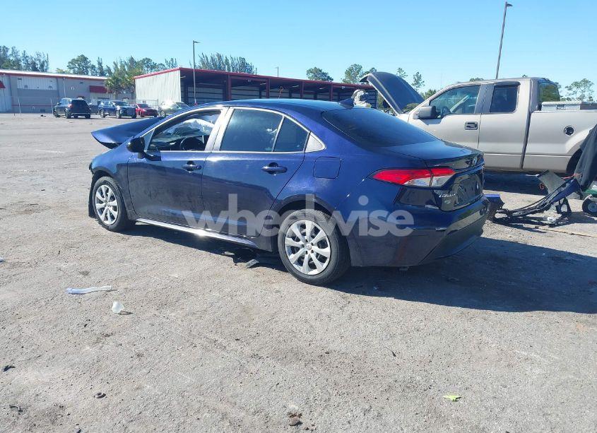 Photo 3 of 2021 Toyota Corolla LE (VIN 5YFEPMAE2MP235885)
