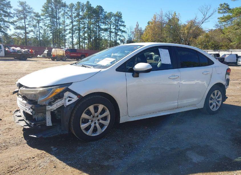 Photo 2 of 2021 Toyota Corolla LE (VIN 5YFEPMAE2MP258695)