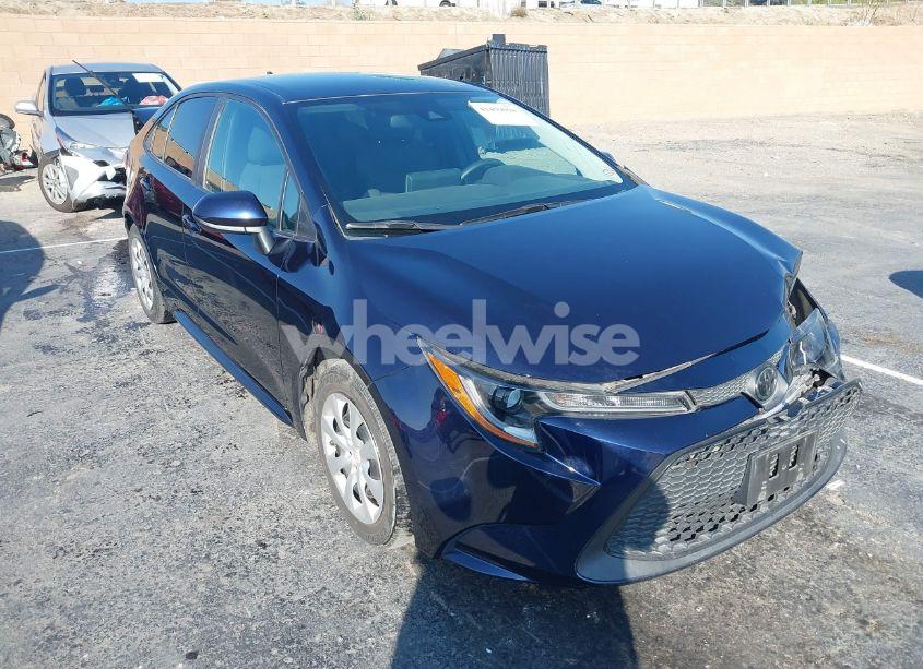 2021 Toyota Corolla LE (VIN 5YFEPMAE2MP261032) main photo