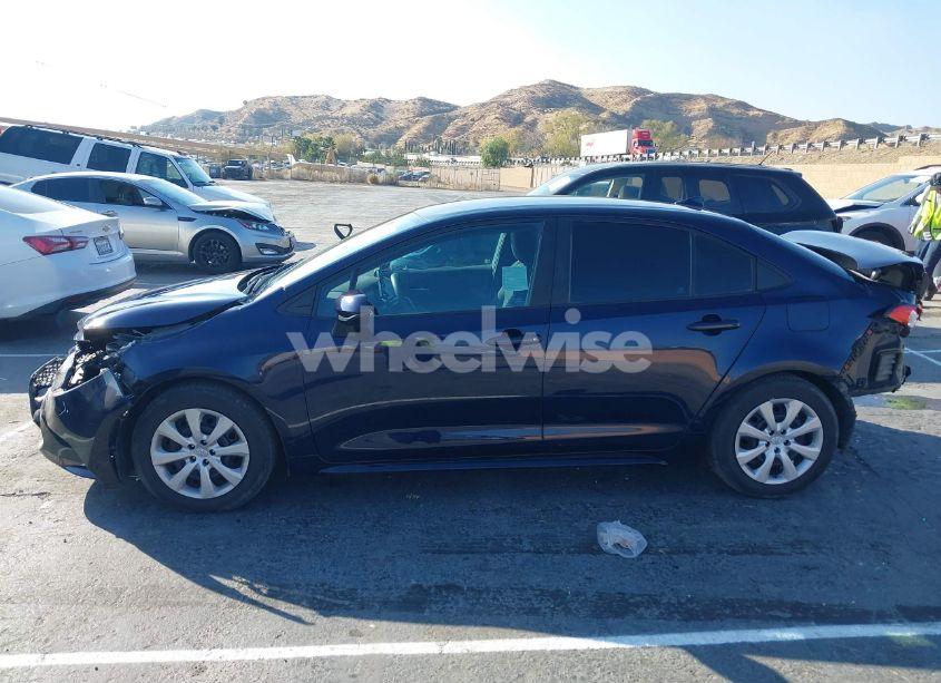 Photo 15 of 2021 Toyota Corolla LE (VIN 5YFEPMAE2MP261032)