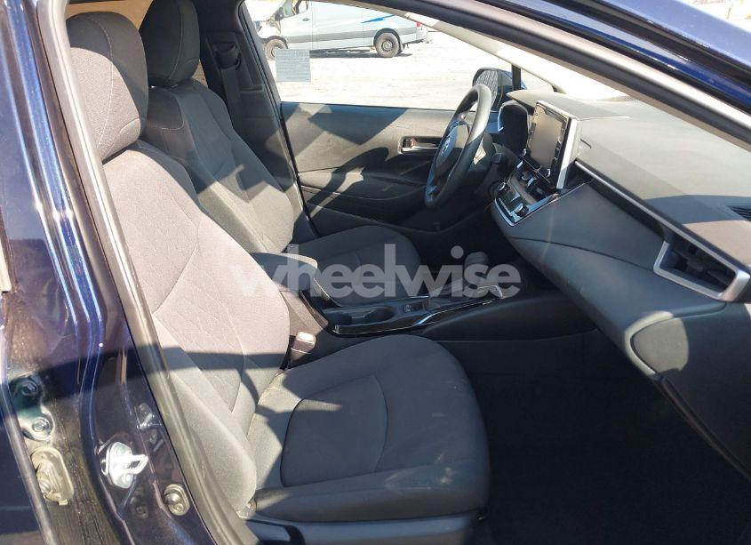 Photo 5 of 2021 Toyota Corolla LE (VIN 5YFEPMAE2MP261032)