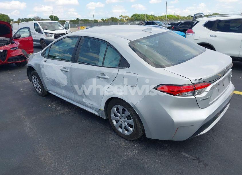 Photo 3 of 2022 Toyota Corolla LE (VIN 5YFEPMAE2NP290497)