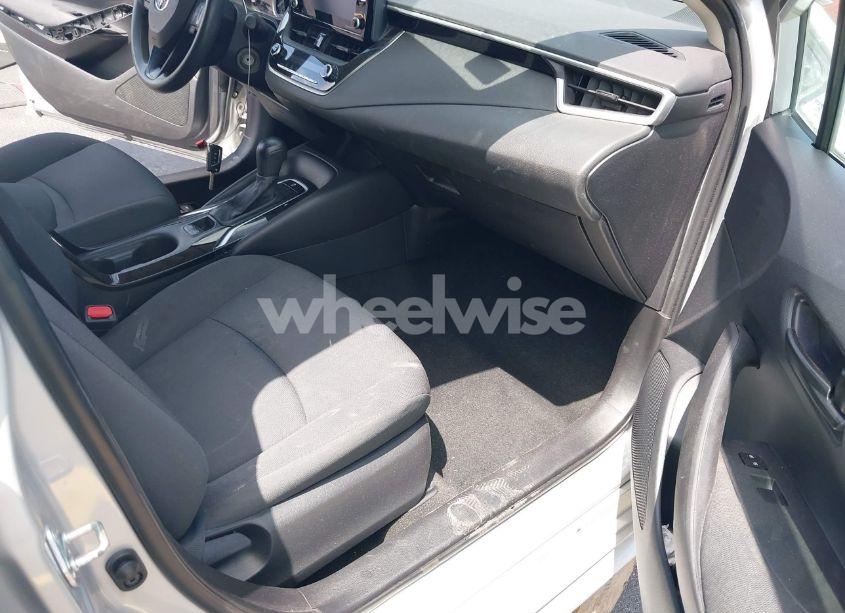 Photo 5 of 2022 Toyota Corolla LE (VIN 5YFEPMAE2NP290497)