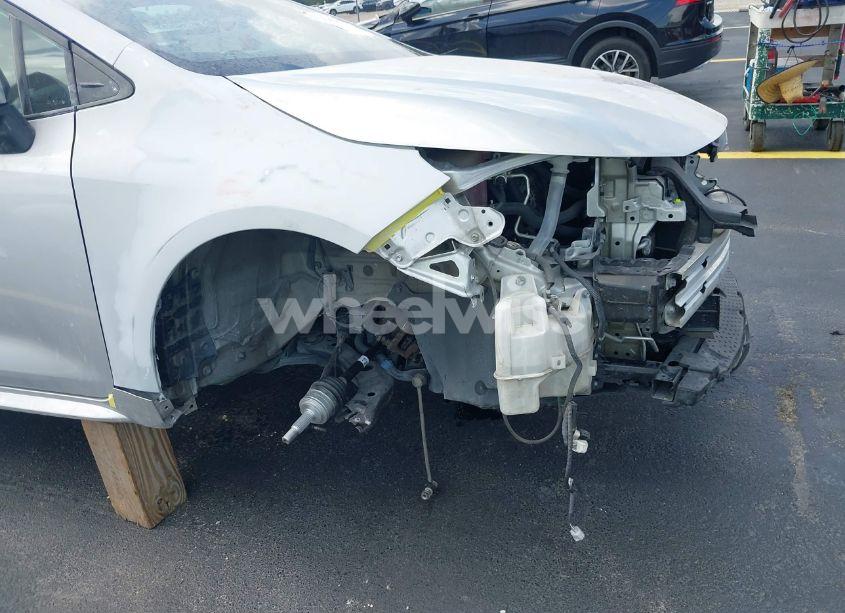 Photo 6 of 2022 Toyota Corolla LE (VIN 5YFEPMAE2NP290497)