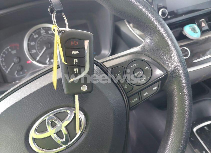 Photo 11 of 2022 Toyota Corolla LE (VIN 5YFEPMAE2NP300462)