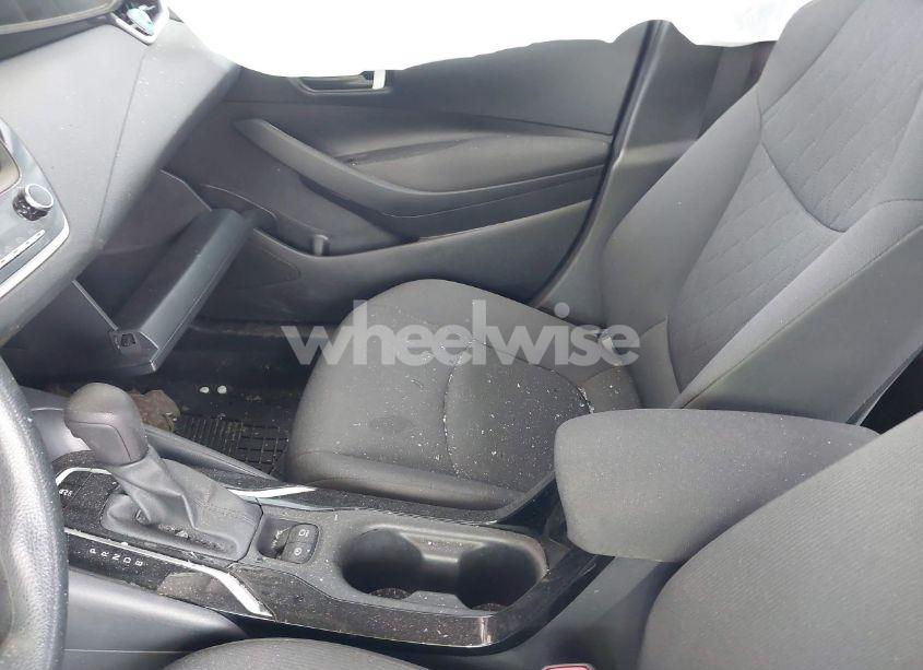 Photo 5 of 2022 Toyota Corolla LE (VIN 5YFEPMAE2NP300462)