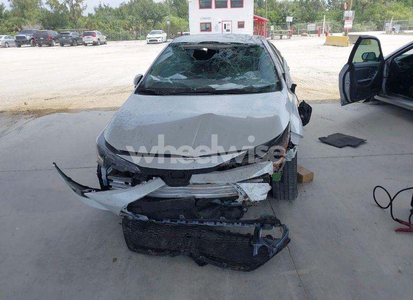 Photo 6 of 2022 Toyota Corolla LE (VIN 5YFEPMAE2NP300462)