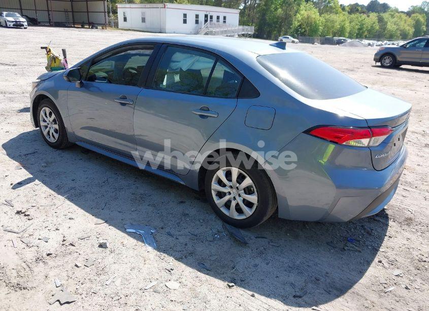 Photo 3 of 2022 Toyota Corolla LE (VIN 5YFEPMAE2NP313132)