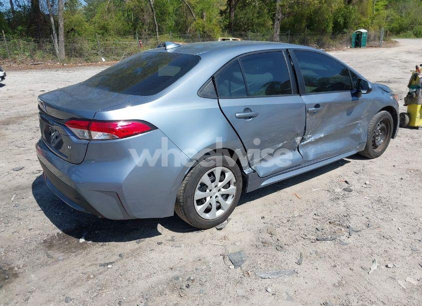 Photo 4 of 2022 Toyota Corolla LE (VIN 5YFEPMAE2NP313132)