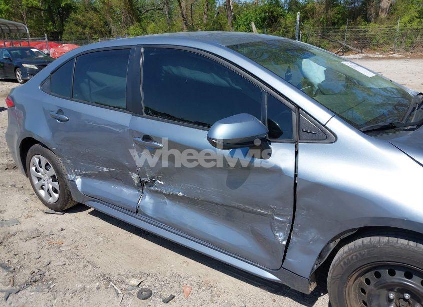 Photo 6 of 2022 Toyota Corolla LE (VIN 5YFEPMAE2NP313132)