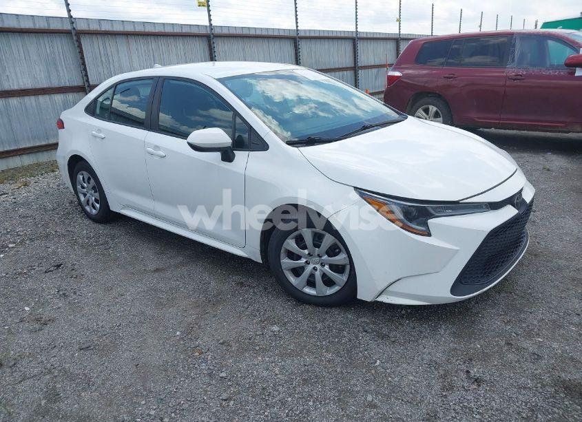 2022 Toyota Corolla LE (VIN 5YFEPMAE2NP321585) main photo