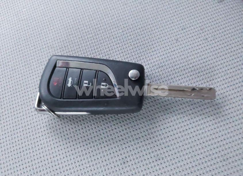 Photo 11 of 2022 Toyota Corolla LE (VIN 5YFEPMAE2NP326544)