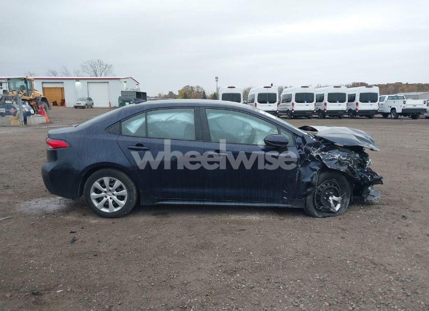 Photo 13 of 2022 Toyota Corolla LE (VIN 5YFEPMAE2NP326544)