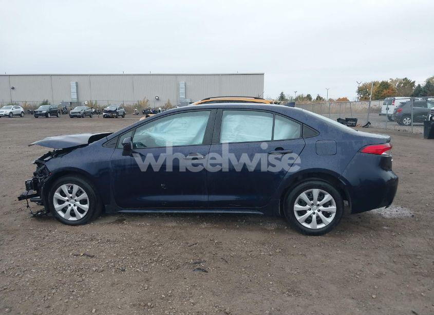 Photo 14 of 2022 Toyota Corolla LE (VIN 5YFEPMAE2NP326544)