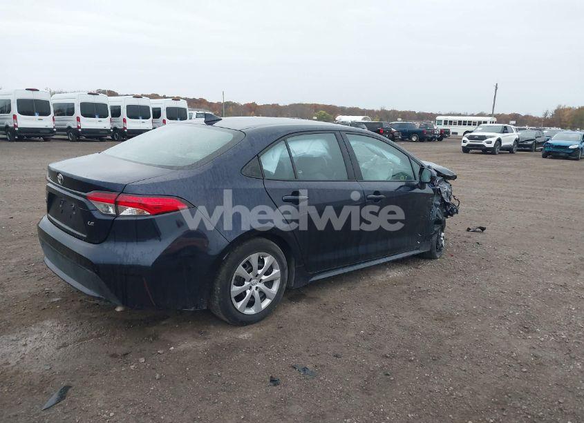 Photo 4 of 2022 Toyota Corolla LE (VIN 5YFEPMAE2NP326544)