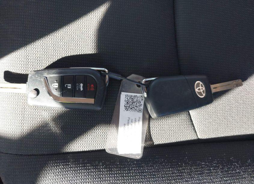 Photo 11 of 2022 Toyota Corolla LE (VIN 5YFEPMAE2NP329556)