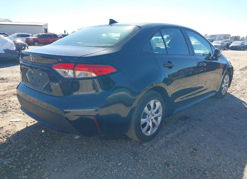 Photo 4 of 2022 Toyota Corolla LE (VIN 5YFEPMAE2NP329556)