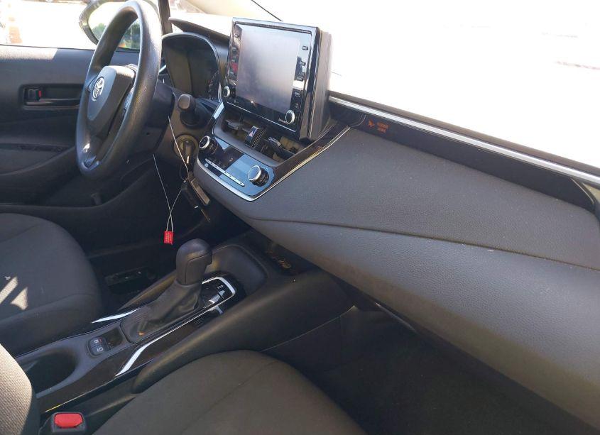 Photo 5 of 2022 Toyota Corolla LE (VIN 5YFEPMAE2NP329556)