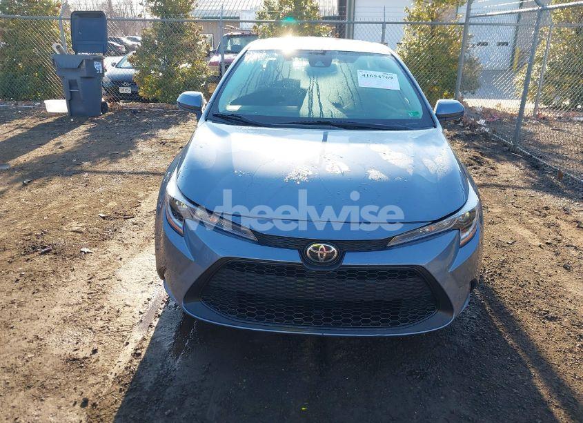 Photo 13 of 2022 Toyota Corolla LE (VIN 5YFEPMAE2NP329587)