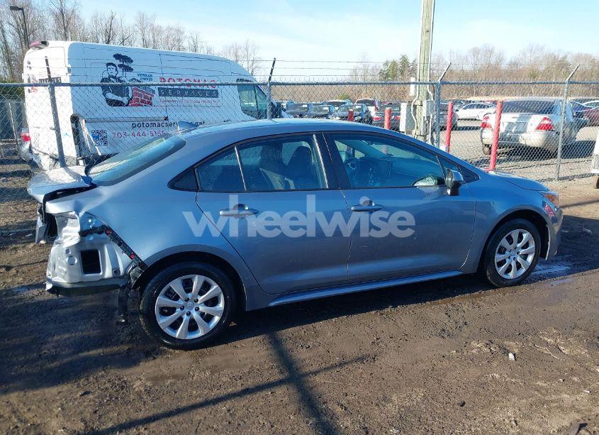 Photo 14 of 2022 Toyota Corolla LE (VIN 5YFEPMAE2NP329587)