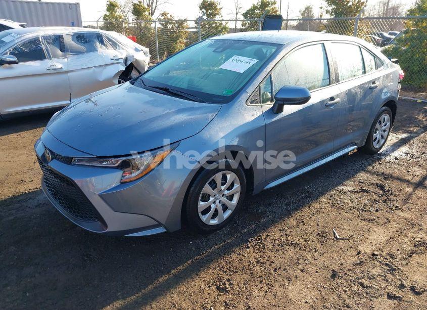 Photo 2 of 2022 Toyota Corolla LE (VIN 5YFEPMAE2NP329587)
