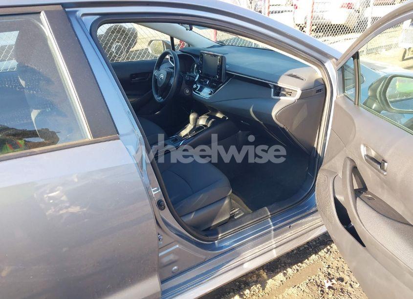 Photo 5 of 2022 Toyota Corolla LE (VIN 5YFEPMAE2NP329587)