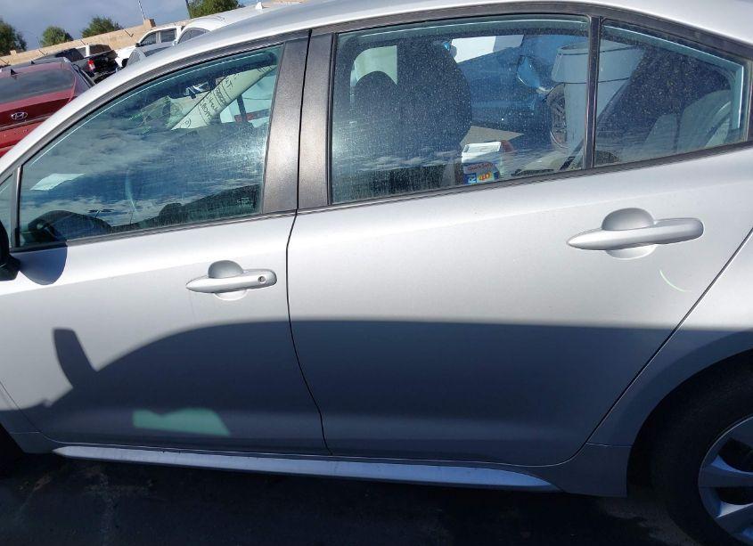 Photo 15 of 2022 Toyota Corolla LE (VIN 5YFEPMAE2NP334045)