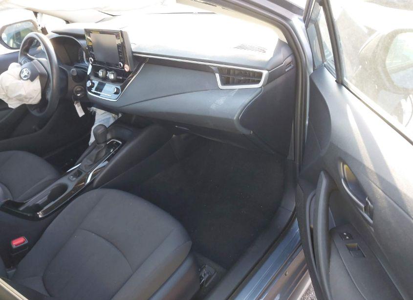Photo 5 of 2022 Toyota Corolla LE (VIN 5YFEPMAE2NP347846)