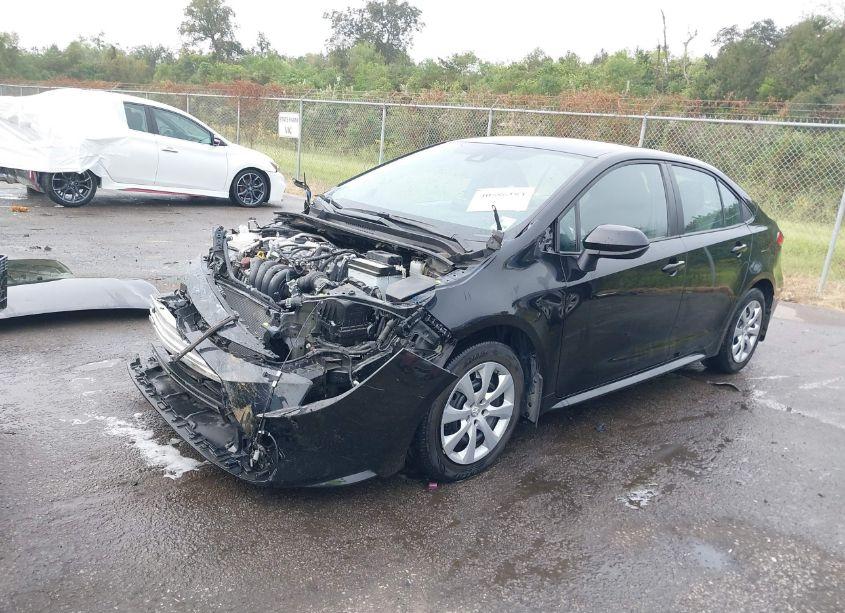 Photo 2 of 2022 Toyota Corolla LE (VIN 5YFEPMAE2NP351945)