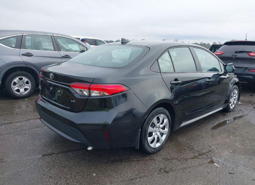 Photo 4 of 2022 Toyota Corolla LE (VIN 5YFEPMAE2NP351945)