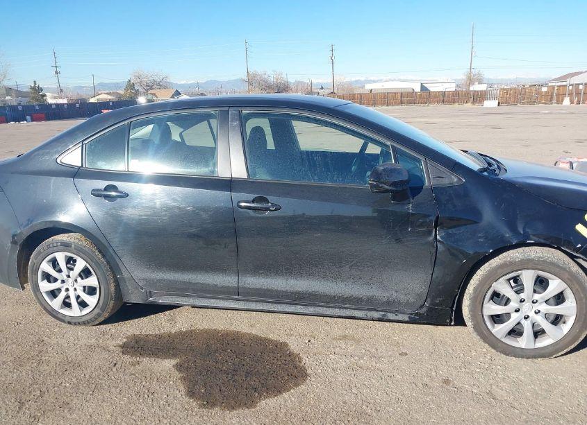 Photo 13 of 2022 Toyota Corolla LE (VIN 5YFEPMAE2NP357423)