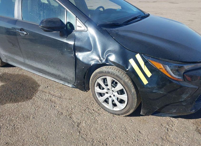 Photo 6 of 2022 Toyota Corolla LE (VIN 5YFEPMAE2NP357423)