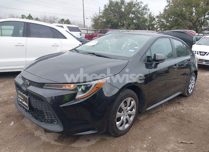 Photo 2 of 2022 Toyota Corolla LE (VIN 5YFEPMAE2NP358930)
