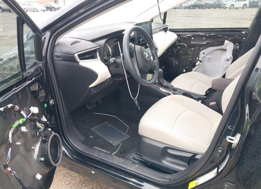 Photo 5 of 2022 Toyota Corolla LE (VIN 5YFEPMAE2NP369037)