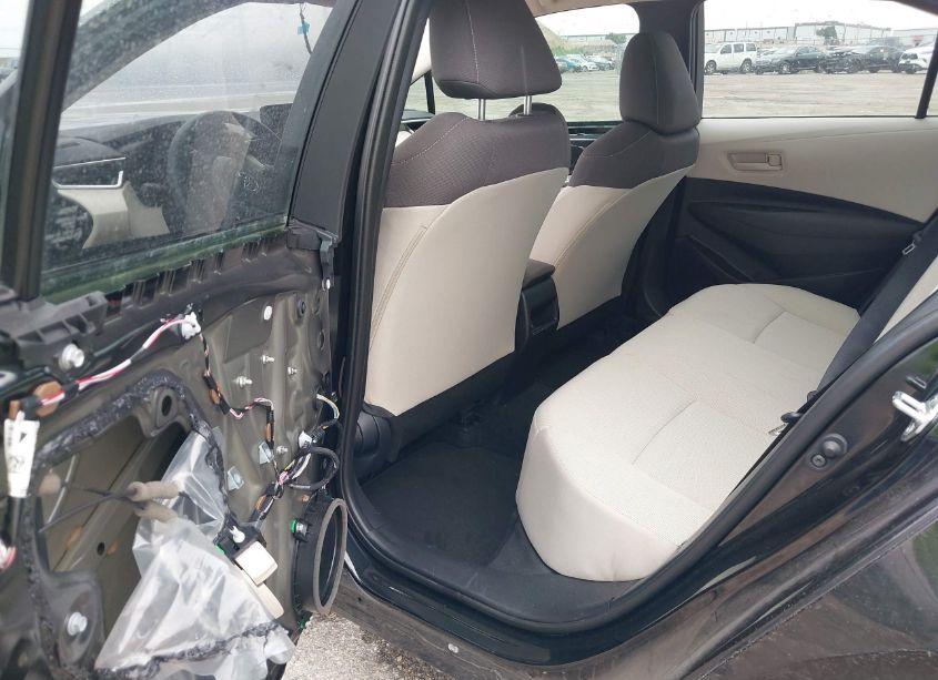 Photo 8 of 2022 Toyota Corolla LE (VIN 5YFEPMAE2NP369037)