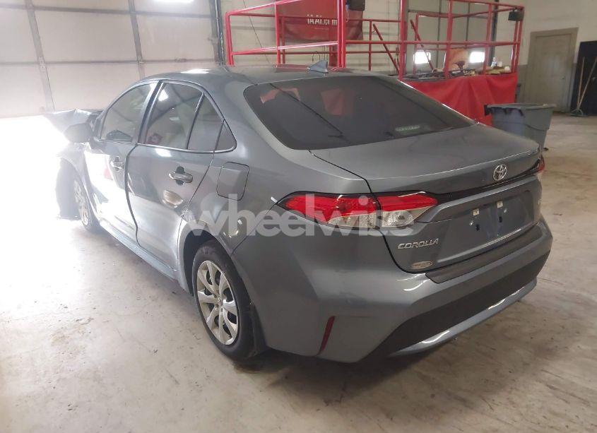 Photo 3 of 2022 Toyota Corolla LE (VIN 5YFEPMAE2NP383911)