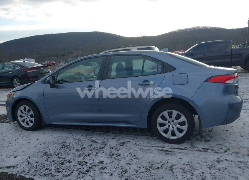 Photo 14 of 2022 Toyota Corolla LE (VIN 5YFEPMAE2NP388624)